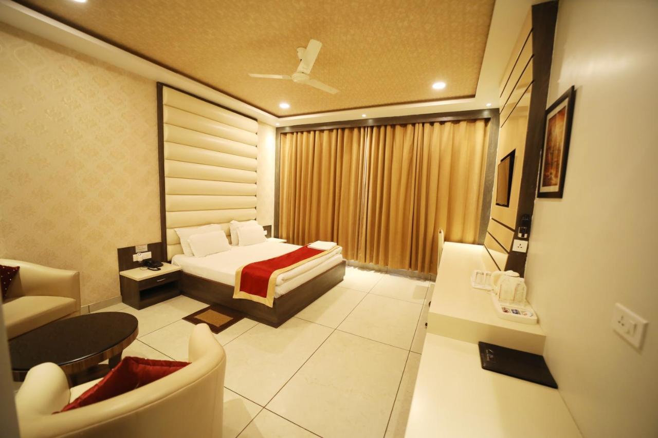 Hotel Panchsheel Ayodhya Екстериор снимка