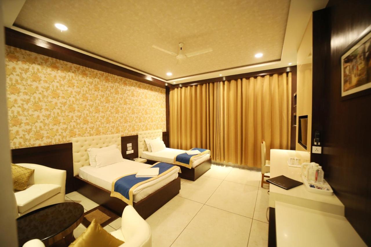 Hotel Panchsheel Ayodhya Екстериор снимка