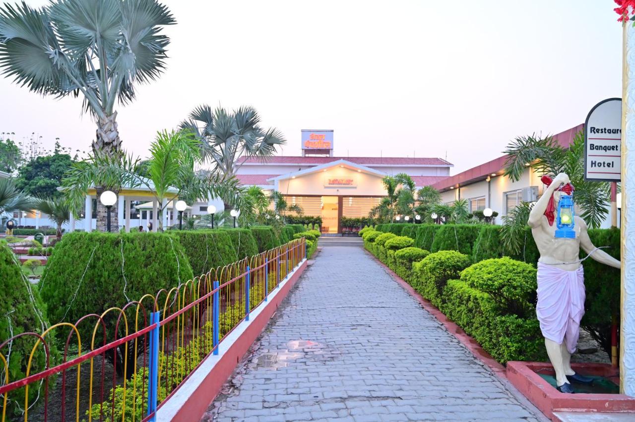 Hotel Panchsheel Ayodhya Екстериор снимка