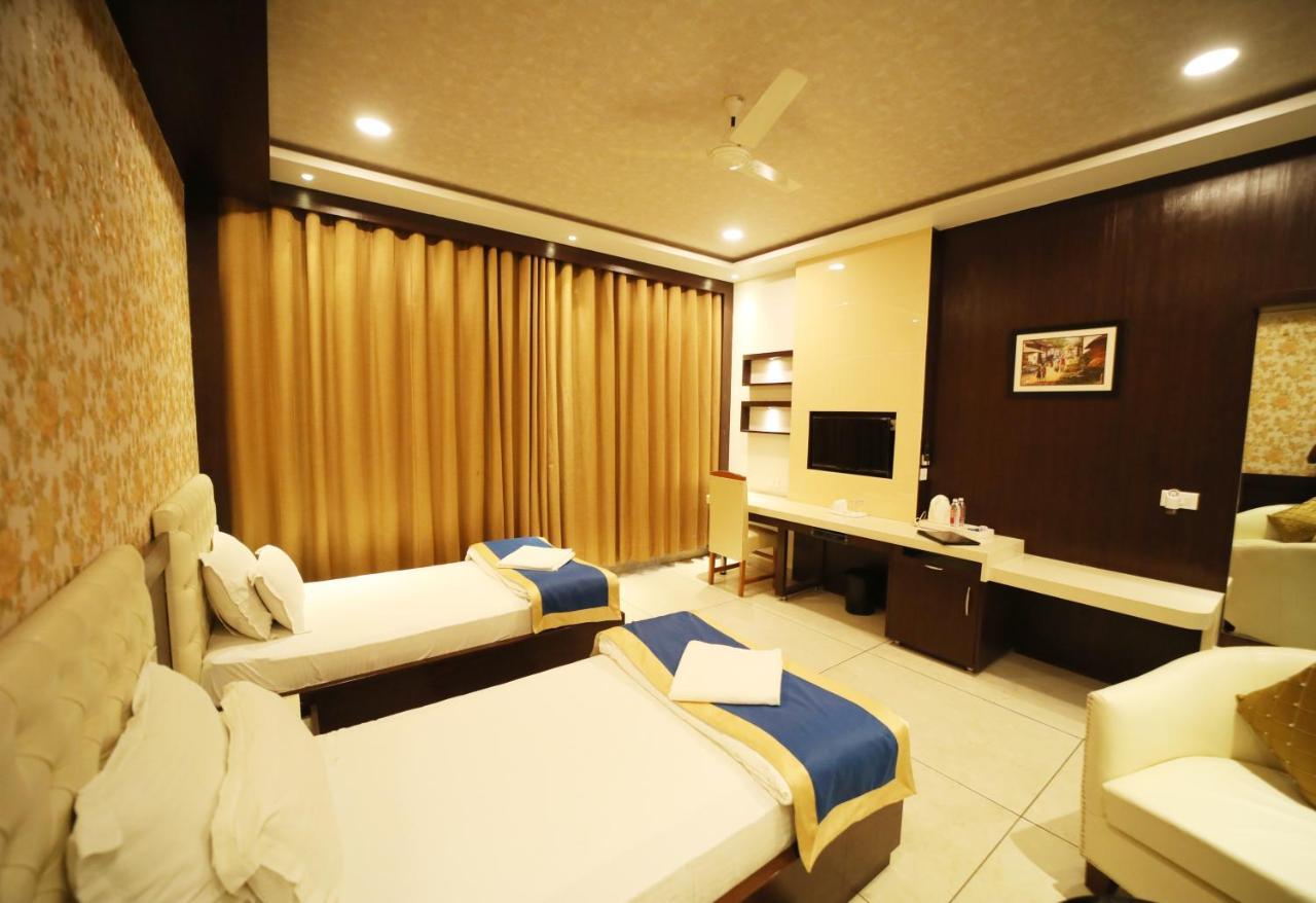 Hotel Panchsheel Ayodhya Екстериор снимка